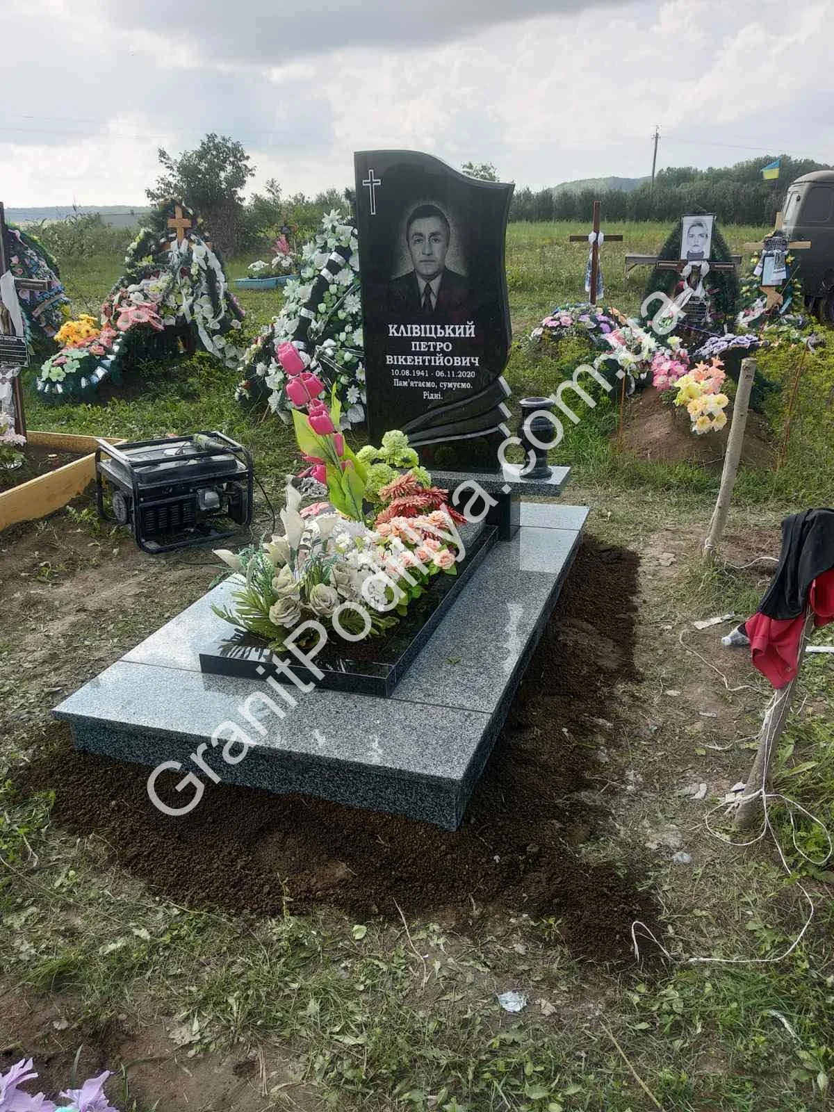 Подвійний пам'ятник з граніту - Кам'янець-Подільський | GranitPodillya